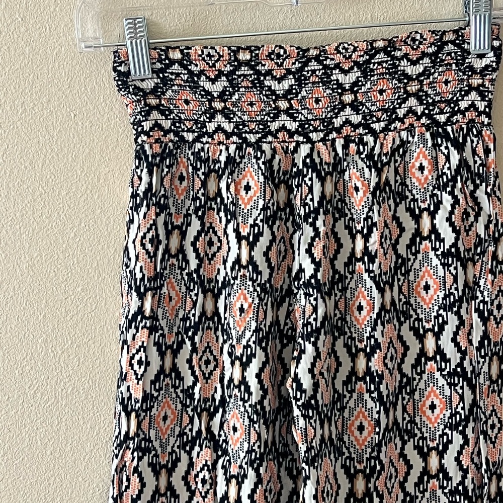Geometric Patterned Pants - Picture 3 of 4